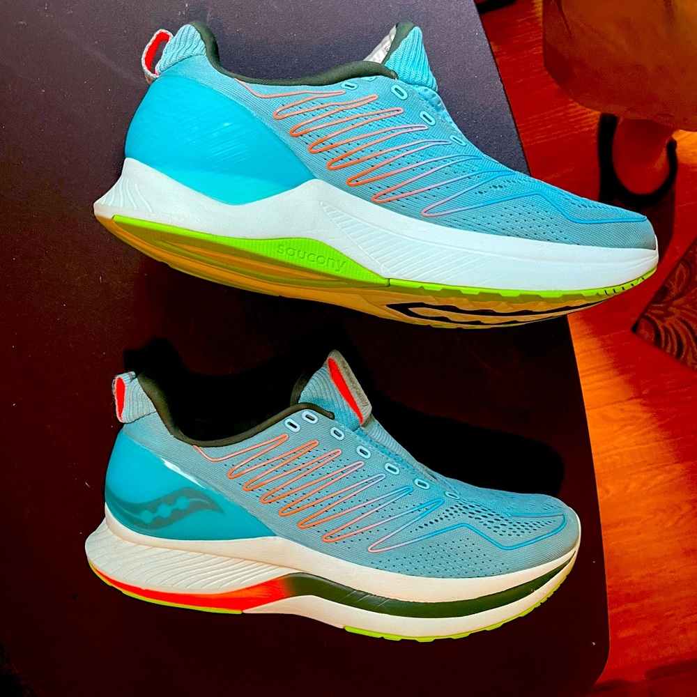 Saucing Endorphin Shift-Running Shoes from Fit2Run ‘future blue’